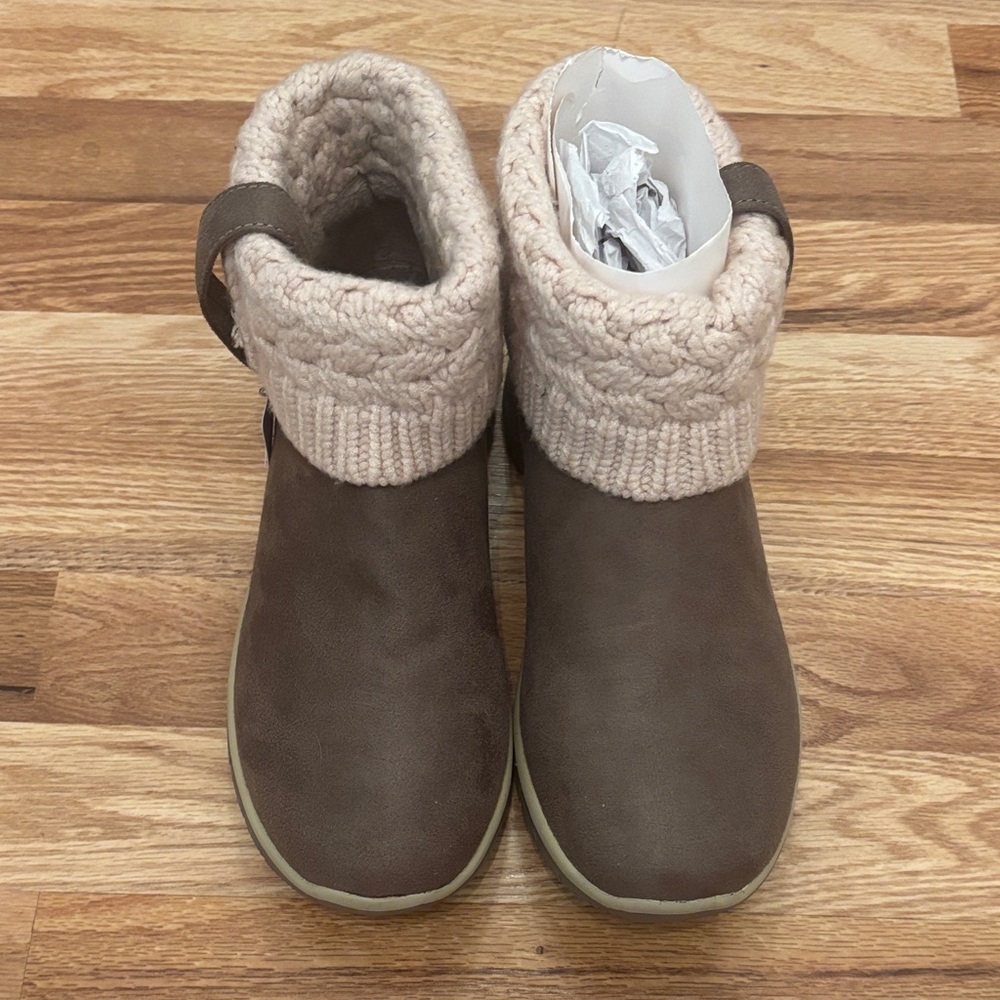 Skechers Brown Ankle Boots with Cream Knit Cuff